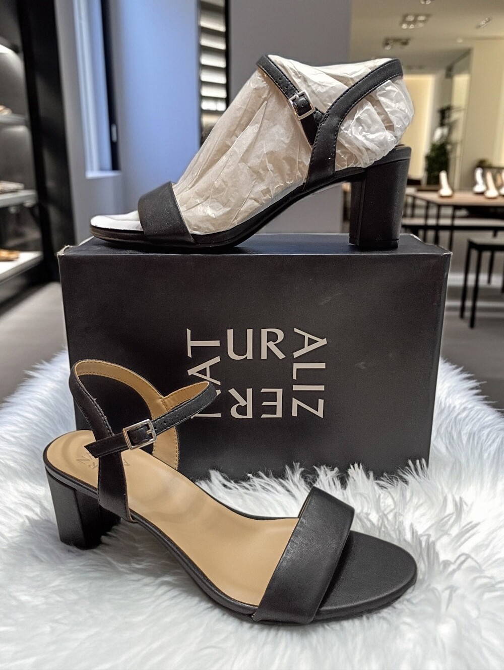Naturalizer Bristol Black Smooth Heeled Sandals Women's Sz 11 M 🆕
